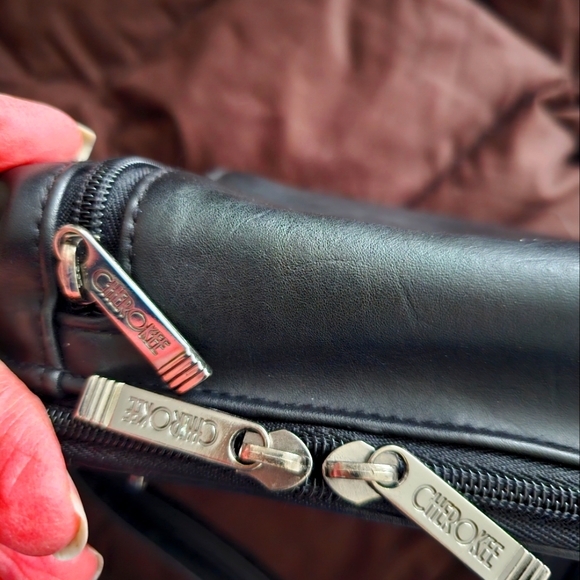 Knapsack Convertible to Backpack - Picture 4 of 5